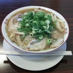 昭和 - チャーシュー麺900円大盛り100円・1,000円税込。