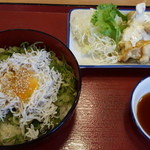 Shinguu Sanoshokudou - ゴールデンウィーク限定の「シラス丼」（540円）、「チキン南蛮」（270円）