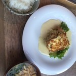 kawara CAFE&DINING 新宿靖国通り店 - ハーブチキンとオニオンの香草パン粉チーズ焼き