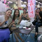 ジェラ沖縄 - 海外のお客様も増えました。（ベトナムからのお客様です）