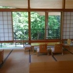 カフェテラス回向院 - カフェ回向院　手前の座敷