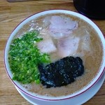 一真軒 - ラーメン600円（2016.4）こっちのピントが良いか？