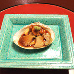 東京 芝 とうふ屋うかい - 雲丹が載った吹き寄せ蛤