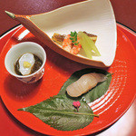 春らしい鯛の桜寿司が美味〜♬