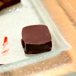 ショコラティエ パレ ド オール - ボンボンショコラ ミエル (単品302円) '16 4月中旬