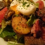 Aux delices de dodine - 牛たんのサラダ、ボリューミー