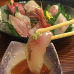 軍ちゃん - 《刺身一人前・8品》1,580円
      2016/5/18