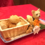 自家製のパン　犬がかわいい