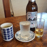 菊寿司 - 大ビールとコップ酒。