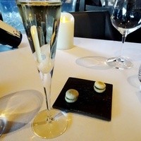 カシータ - Moetとホウレンソウのマカロン