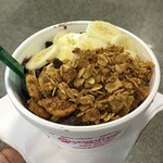 Yogofresh - 料理写真:Fresh Açaí 160g R$12,00にGranola&Bananaトッピング  R$5,00