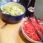 平澤かまぼこ - 食べ放題の紅生姜・大根の葉の漬物