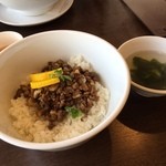 台湾料理 鼎 - ルーロー飯はスープ付