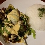 地鶏&和牛食べ放題 炭火居酒屋 BONE - ゴハンとサラダ