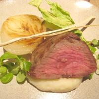 Cucina Italiana 東洞 - 牛肩ロースのビステッカ　シチリア産サーレグロッソとライム添え