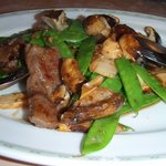 広東料理処お好み焼き 千代 - 松茸と牛肉の炒め物