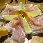 タケル クインディチ - 生ハムとパパイヤ　