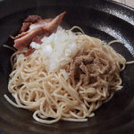 濃麺 海月 - 和え玉（150円）