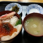 Ume Dou - 本日の日替わり海鮮丼(1700円)です。