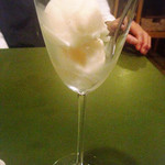 リメッタ バル - 桃のソルベ