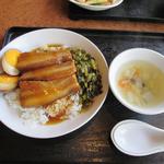 控肉飯（コンパーファン）ランチ980円