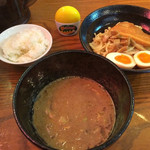 つけ麺　鉄餃子　多聞 - つけ麺          ¥750-
ライス(小)    ¥100-