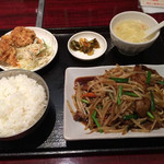 豊澤園 - ニラレバ炒め定食  ¥750-
            (白飯自由=ライス替わり自由)