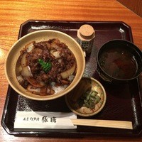 豚捨 KITTE丸の内店 - 夏牛丼、1,468円