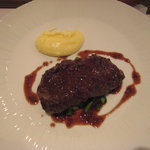 OGINO organic Restaurant - 牛肉のステーキ、黒コショウ