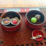 皆美館 - 到着のお菓子、干菓子と生菓子