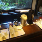 皆美館 - 食後のセルフのコーヒー・紅茶