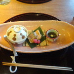 皆美館 - 夕食、湯葉茶碗、甘鯛柚庵焼き、もずく酢