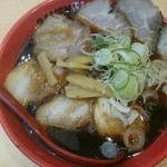 麺家 いろは - 富山ブラック肉盛りそば(税込み1100円)