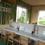 砂場道 - 外観からの印象よりかなり明るい店内♪