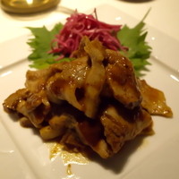 町家四川 星月夜 - 豚バラ肉のガーリックソース