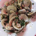 カフェ ボラーレ - ハマグリの白ワイン蒸
