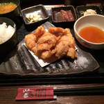 鶏魚Kitchen ゆう - 大盛り！鶏天定食    ¥700-
            (ご飯お代りOK)
