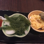 嬉々 わらまさ - インカのめざめポテサラ蟹味噌のっけ,海ぶどう