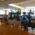 湖の見えるレストラン - 店内