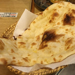 サンサール - 焼き立てのナン