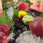 寿司居酒屋 番屋 - (5/20)鮪味比べ５種盛り
            （赤身、かまとろ、背とろ、中とろ、頬肉）