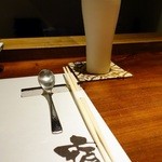 フレンチ割烹 宿 - ひと先ずのビールも、お洒落