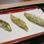 てんぷら 近藤 - グリーンアスパラガス（北海道）