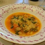 ドゥ・ラパン - 野菜のトマト風味のスープを選びました。