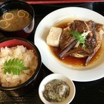 グランデ サーラ 千畳敷 - 料理写真:「数量限定！！熊野鯛アラ炊き＆鯛めし」（1080円）