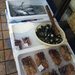 さかな屋さん - 店先で販売