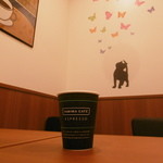 ファミリーマート - ドリンク写真:イートインスペース