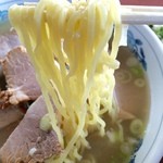 ラーメンハウス協和 - 塩チャーシューメン　麺アップ