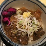 御苑 てっぺいちゃん - 特製もつ煮込み丼 850円