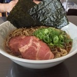 マイラーメンキッチン - マイラーメンセット。これは醤油だれ、スープは和風と鶏がら、ねぎ油と魚介油、中細麺。ねぎとチャーシューと海苔は自宅で追加。こっちは昔ながらの醤油ラーメソの雰囲気。これもイイね！